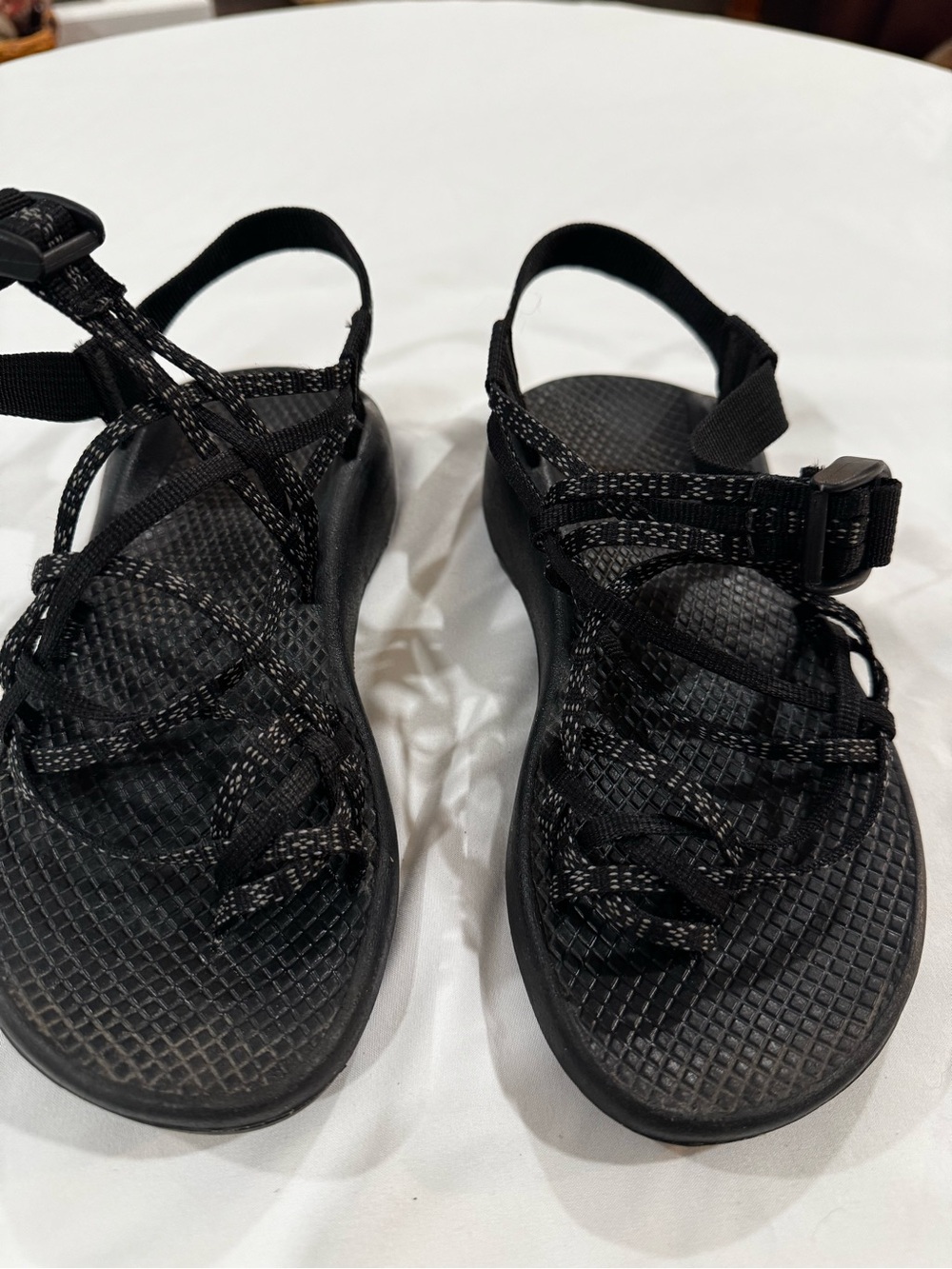 Title: Chaco Z/Cloud X2 Sandals - Women's Size 6- Solid Black